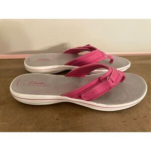Clarks size 11M cloudsteppers pink grey flip flop sandals shoes women’s